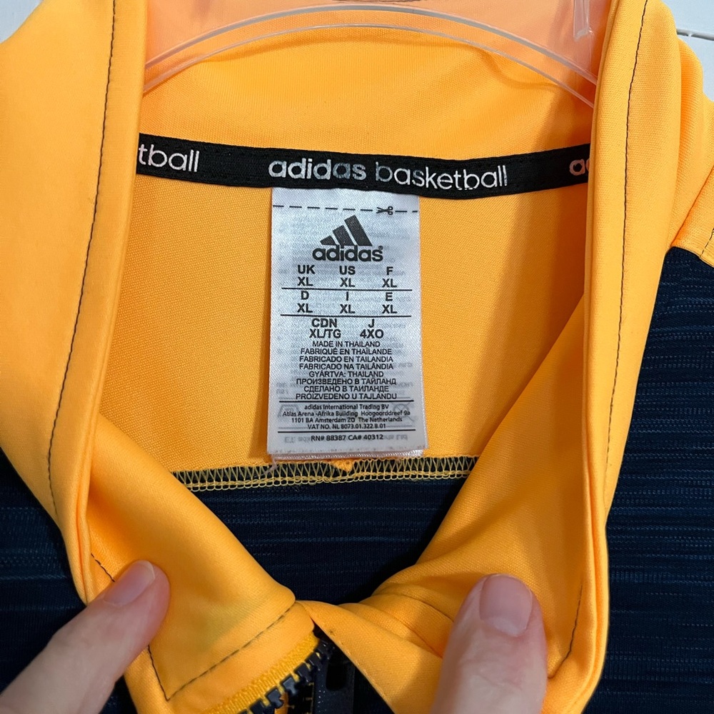 Men’s Adidas 1/4 Zip Shirt - Picture 4 of 7